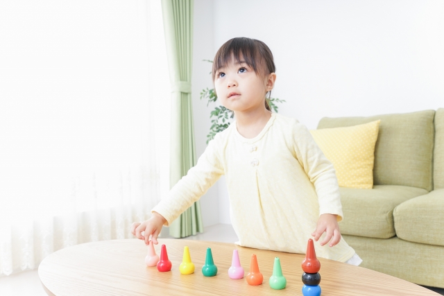 子どもが遊ぶ様子